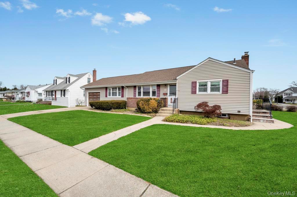Single Family Stewart  Nassau County, NY 11714, MLS-978153-4