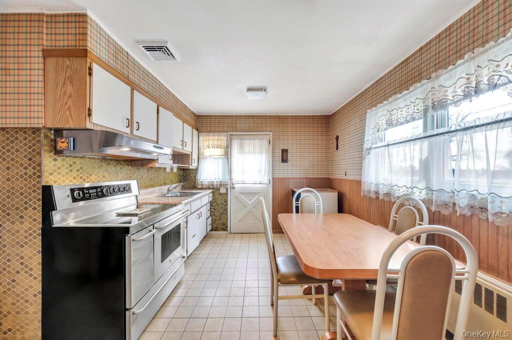 Single Family Stewart  Nassau County, NY 11714, MLS-978153-8