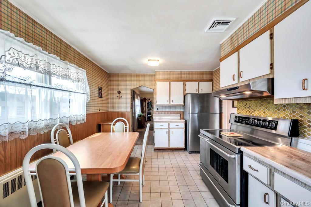 Single Family Stewart  Nassau County, NY 11714, MLS-978153-9