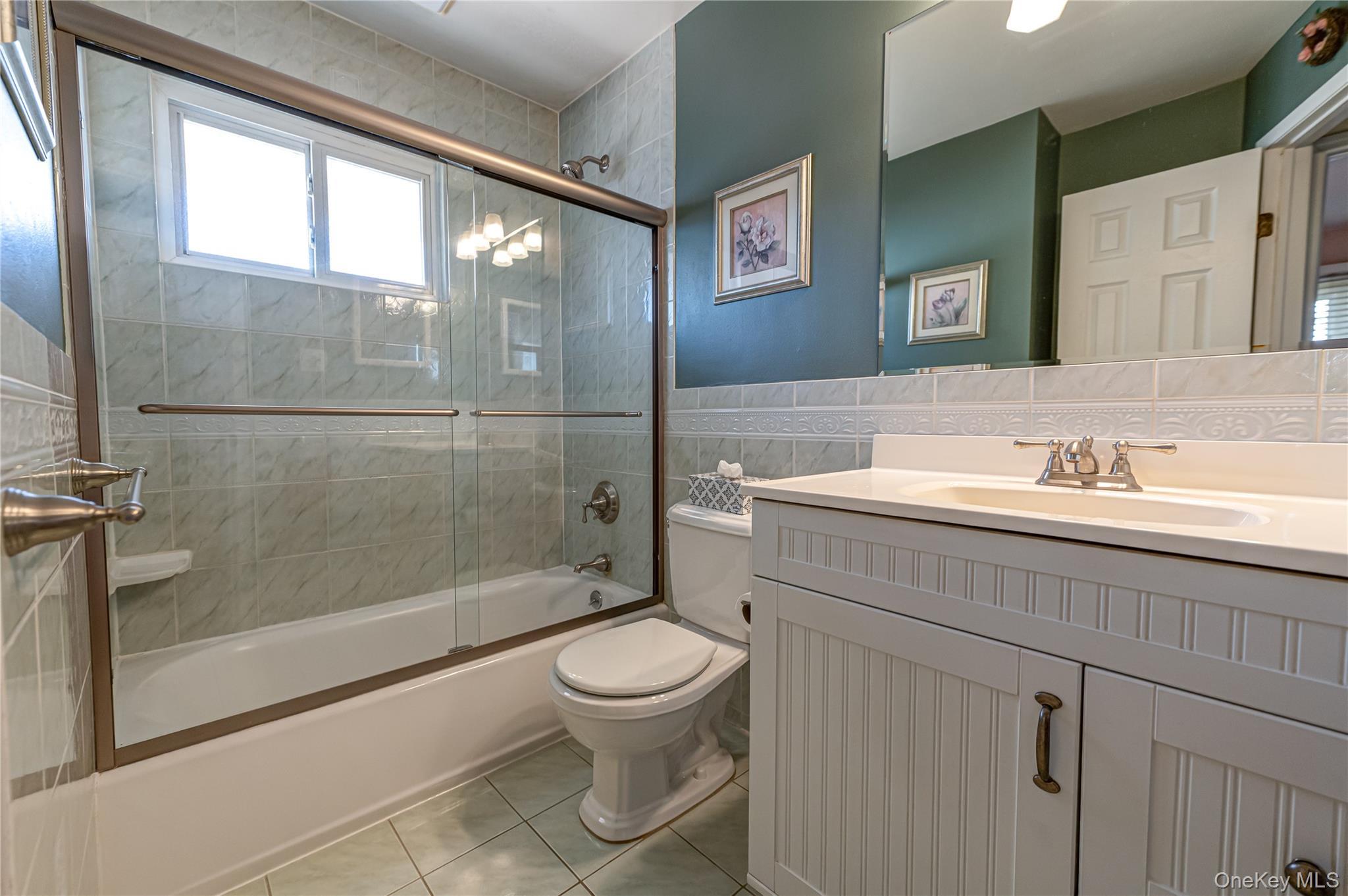 Single Family 3rd  Suffolk County, NY 11729, MLS-978180-13