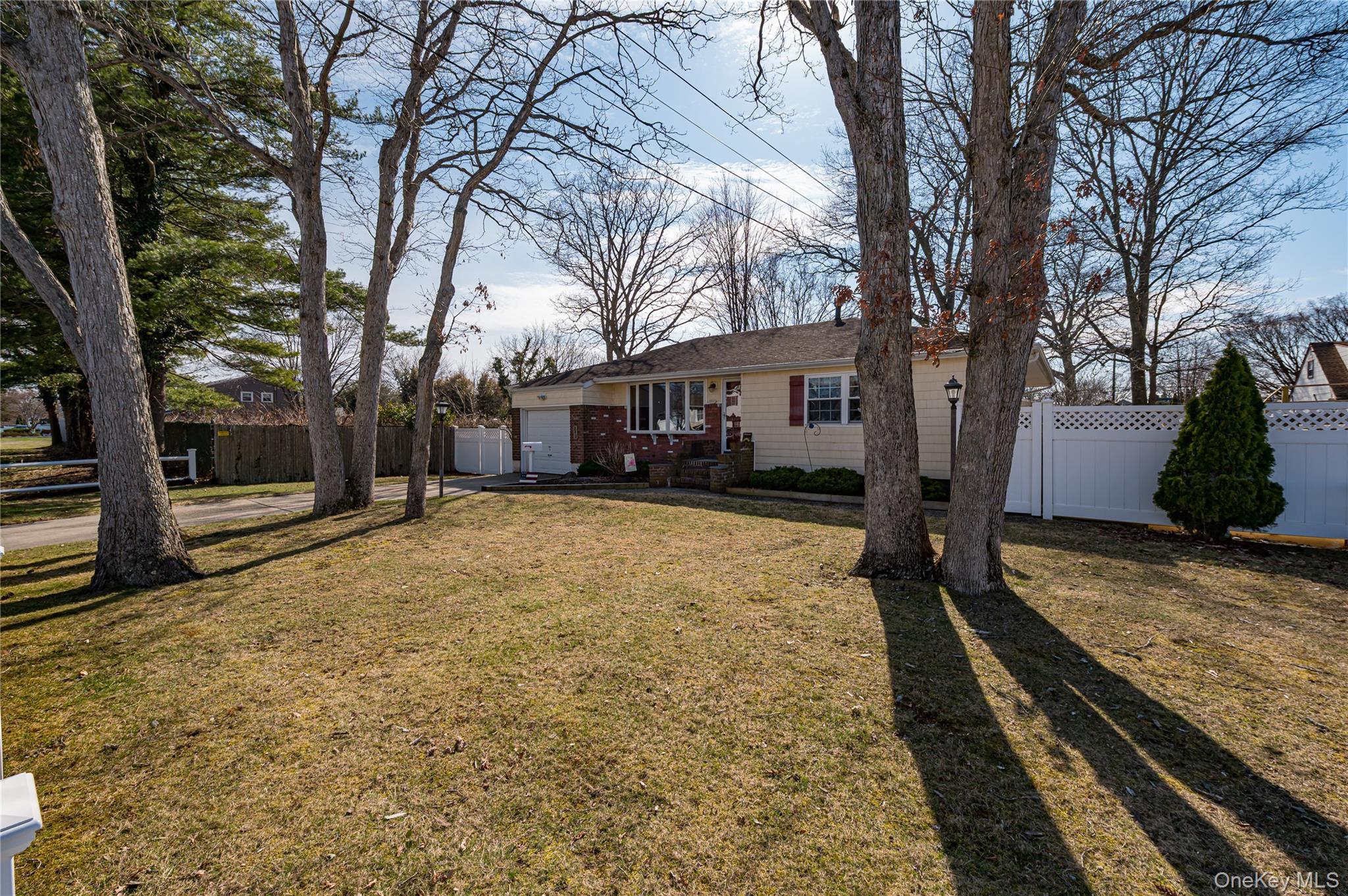 Single Family 3rd  Suffolk County, NY 11729, MLS-978180-2