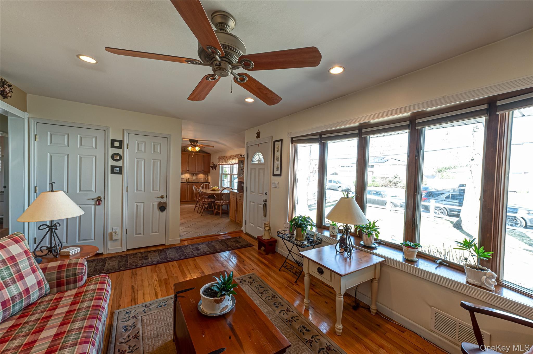 Single Family 3rd  Suffolk County, NY 11729, MLS-978180-3