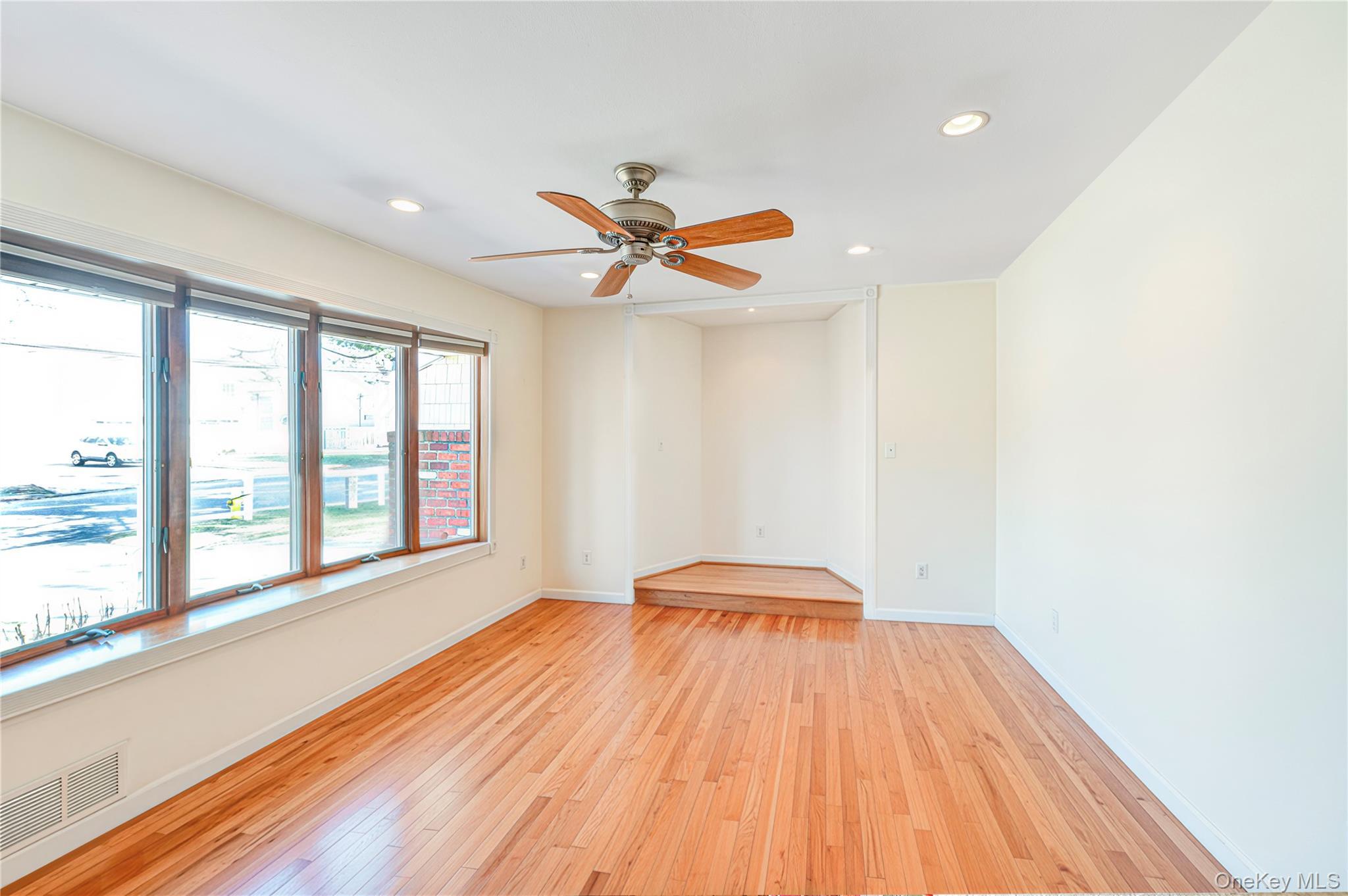 Single Family 3rd  Suffolk County, NY 11729, MLS-978180-7