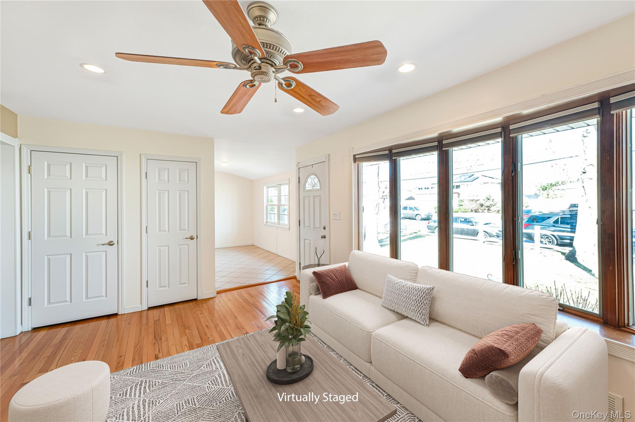 Single Family 3rd  Suffolk County, NY 11729, MLS-978180-9