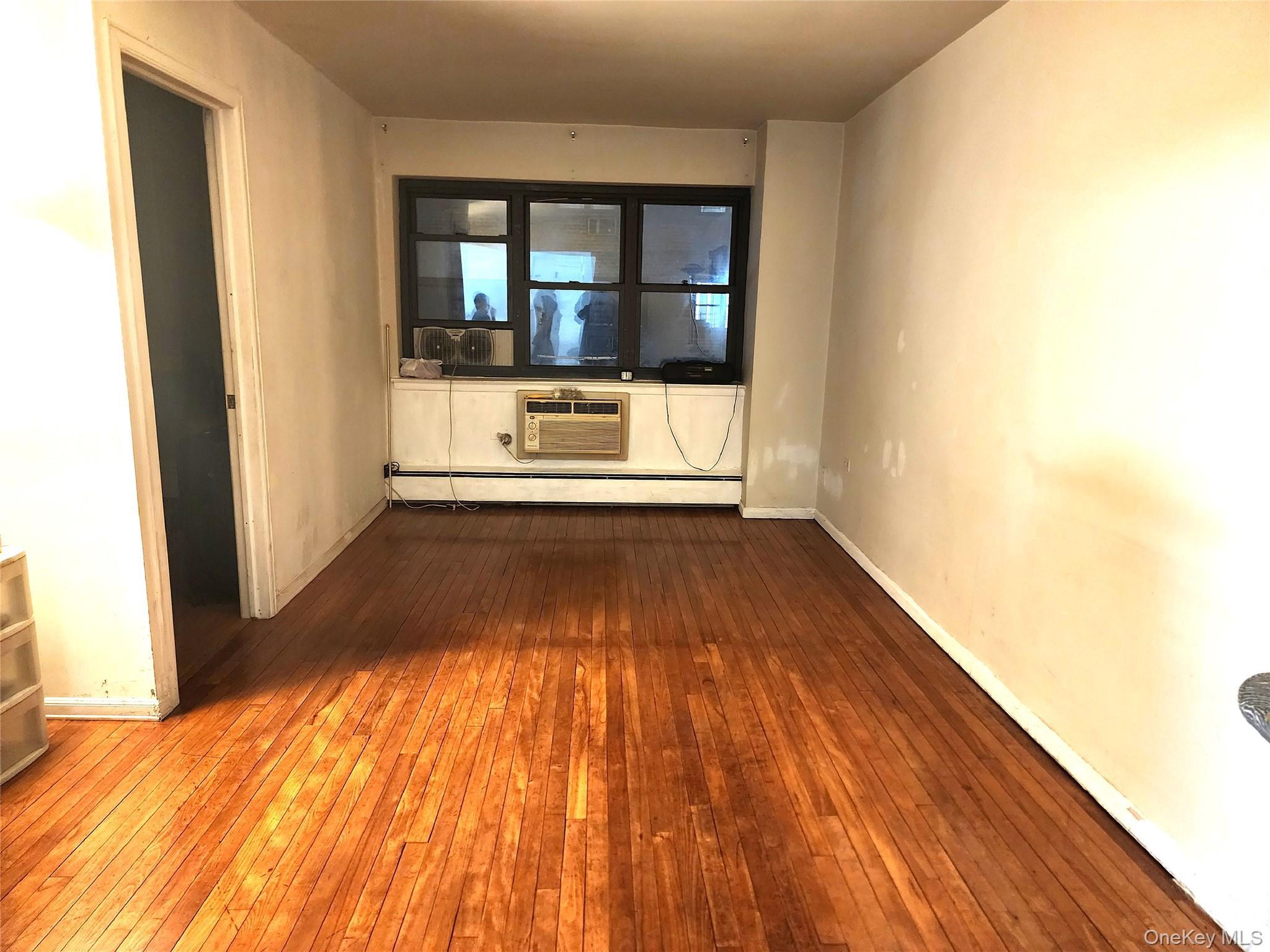 Coop 60th Avenue  Queens, NY 11368, MLS-978197-8