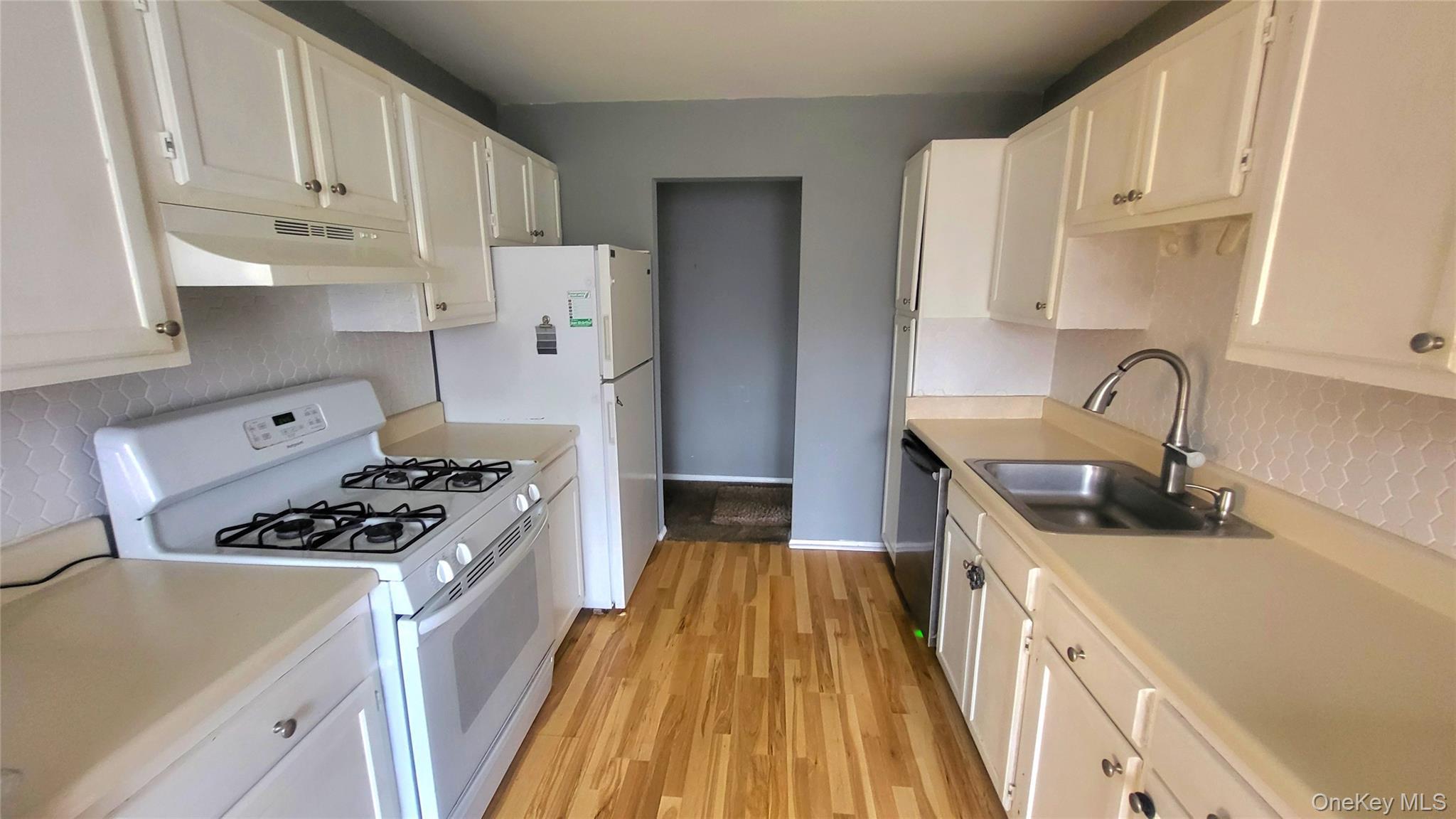 Condo Hook  Dutchess County, NY 12601, MLS-978201-8