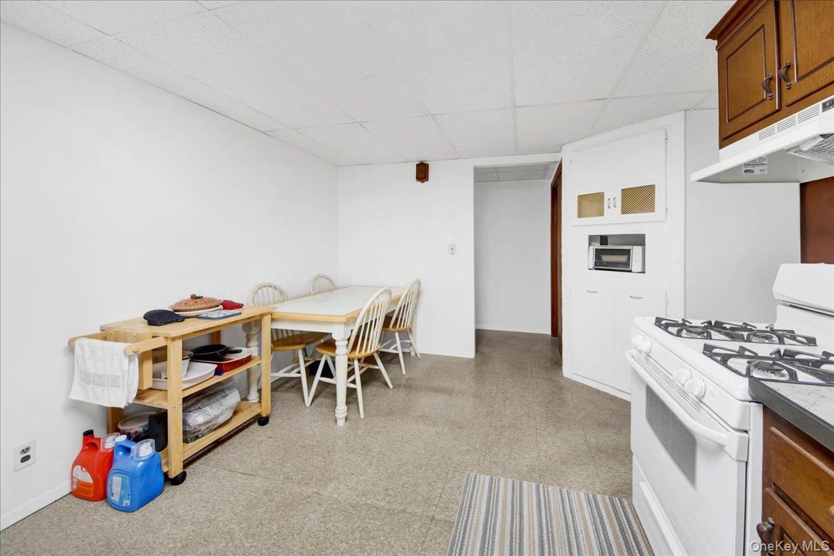 Single Family Wellman Bronx, NY 10461, MLS-978203-29