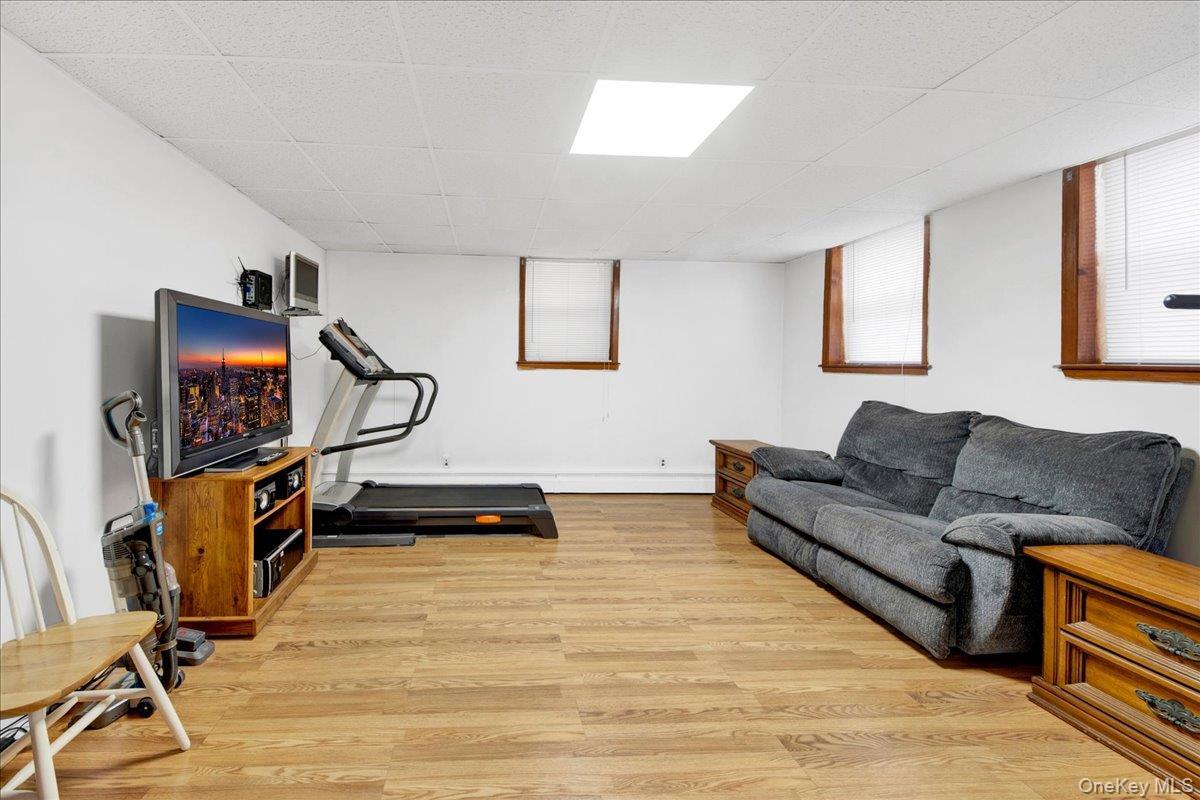 Single Family Wellman Bronx, NY 10461, MLS-978203-30