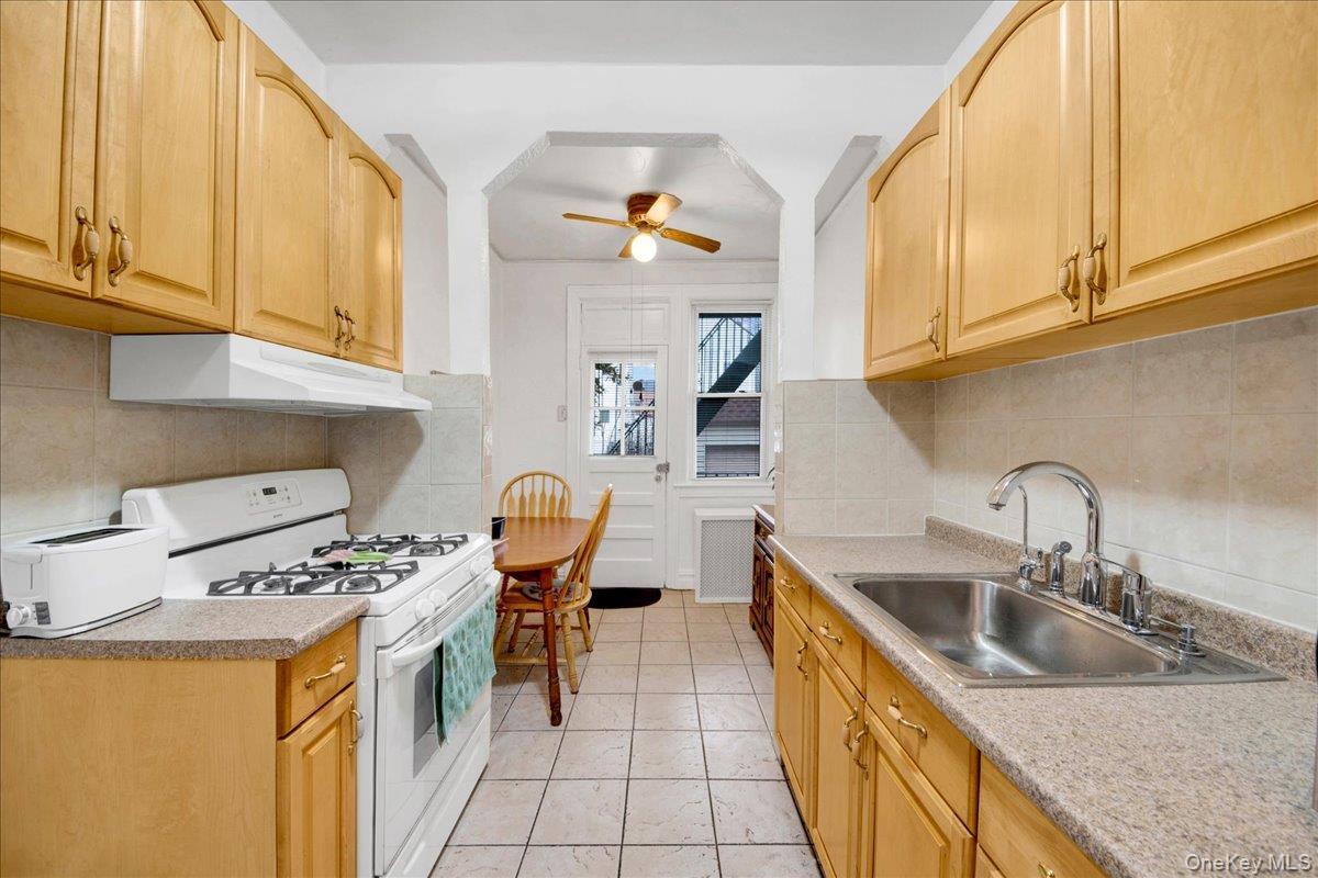 Single Family Wellman Bronx, NY 10461, MLS-978203-5