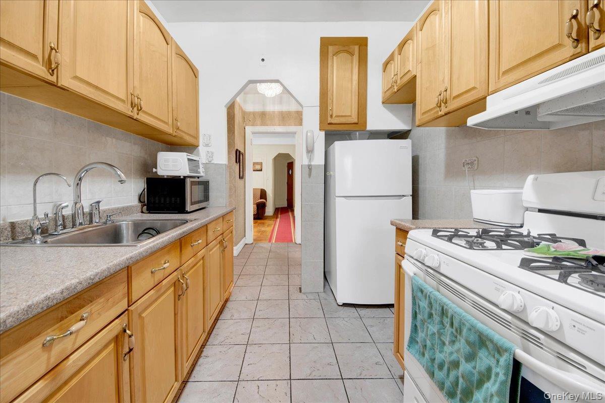 Single Family Wellman Bronx, NY 10461, MLS-978203-6