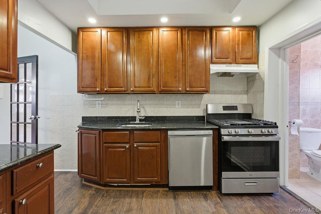Single Family 240th  Queens, NY 11426, MLS-978210-10