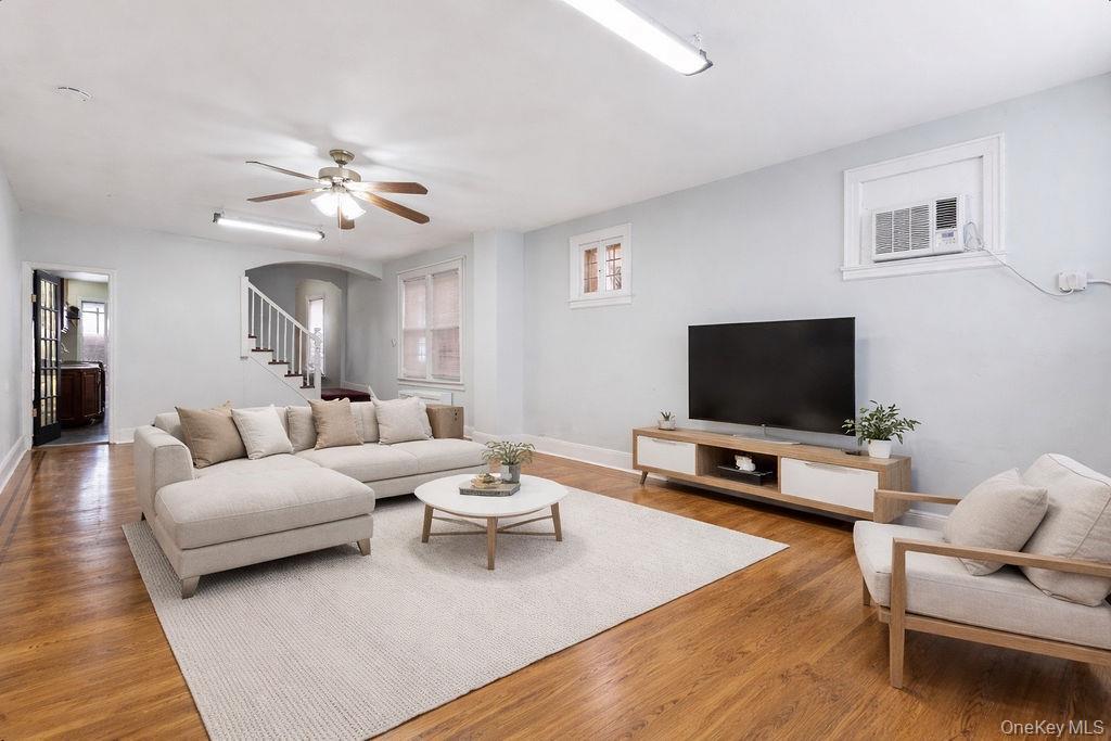 Single Family 240th  Queens, NY 11426, MLS-978210-2