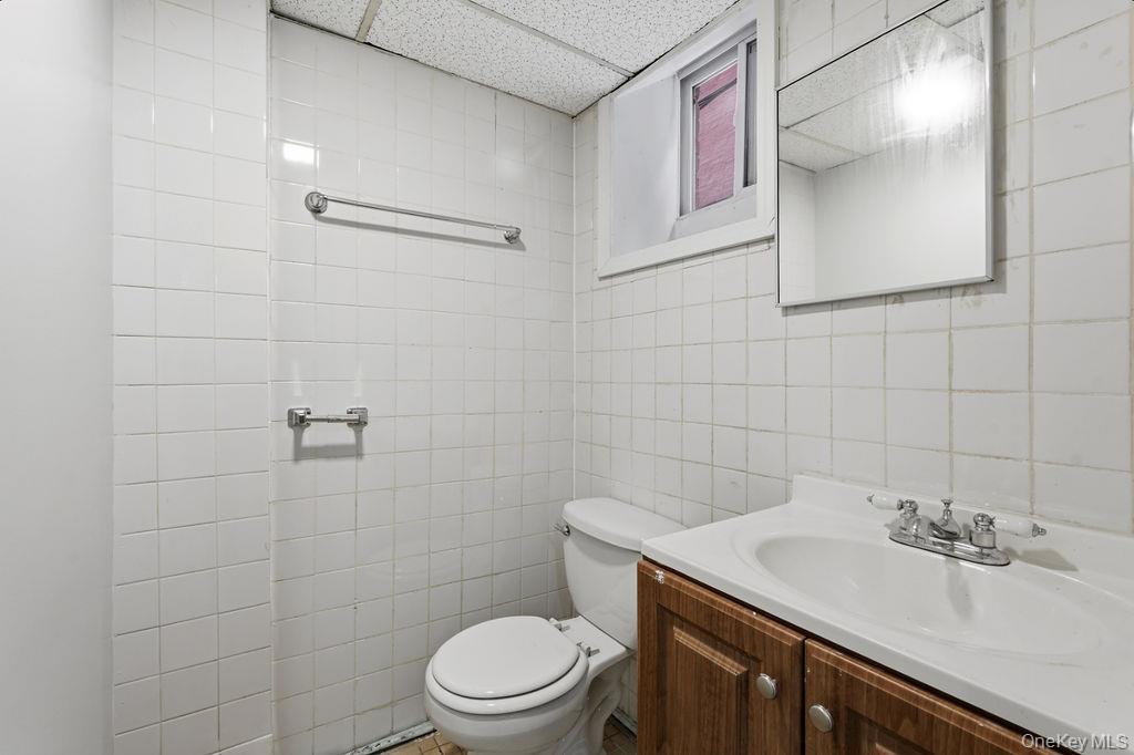 Single Family 240th  Queens, NY 11426, MLS-978210-23