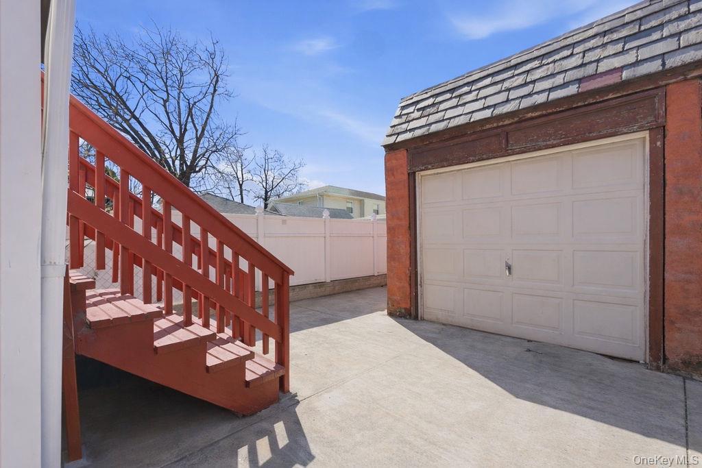 Single Family 240th  Queens, NY 11426, MLS-978210-30