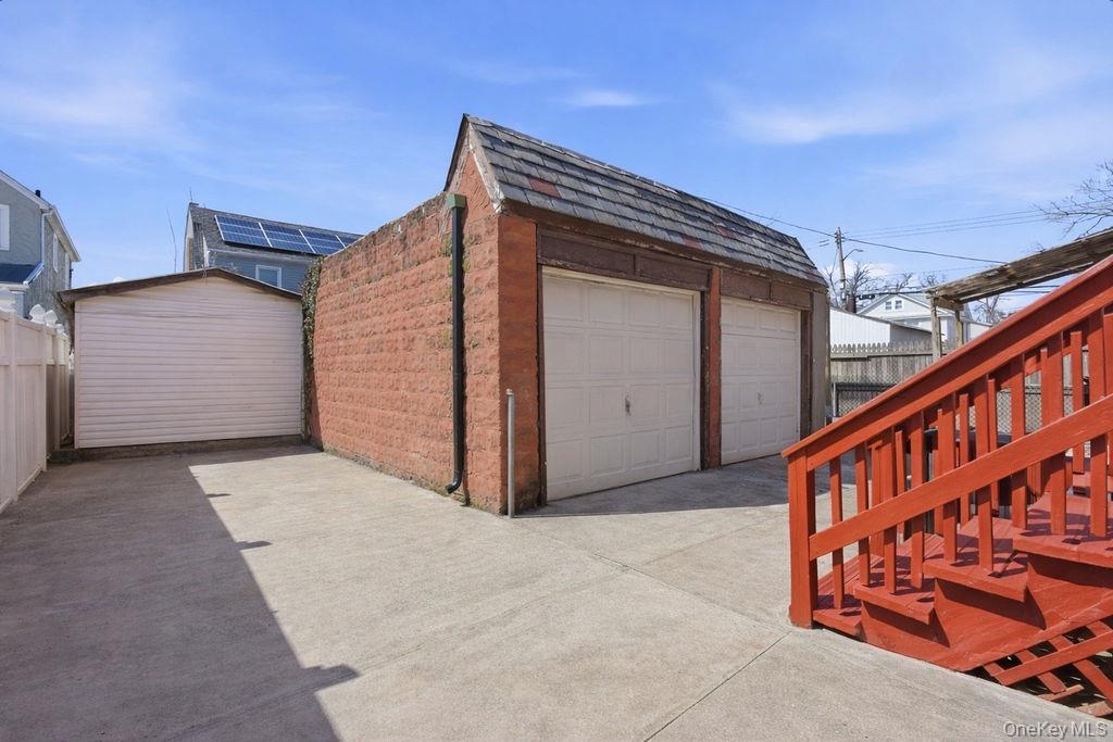 Single Family 240th  Queens, NY 11426, MLS-978210-31