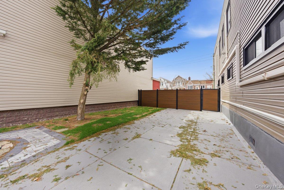 Single Family 48th  Brooklyn, NY 11234, MLS-978246-29