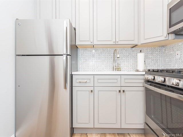 Condo Oak Park Queens, NY 11362, MLS-978253-15