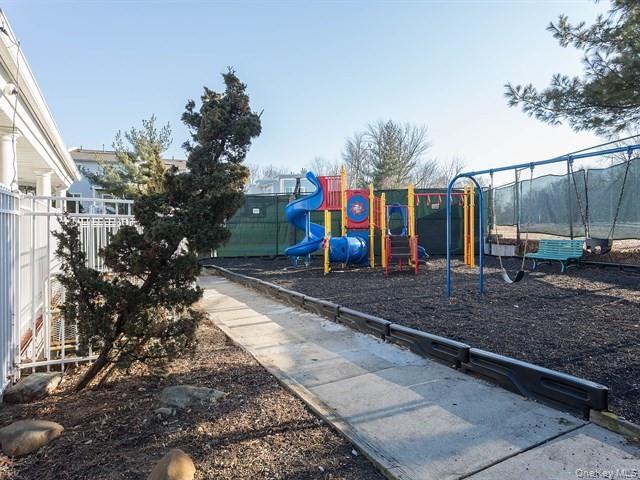 Condo Oak Park Queens, NY 11362, MLS-978253-20