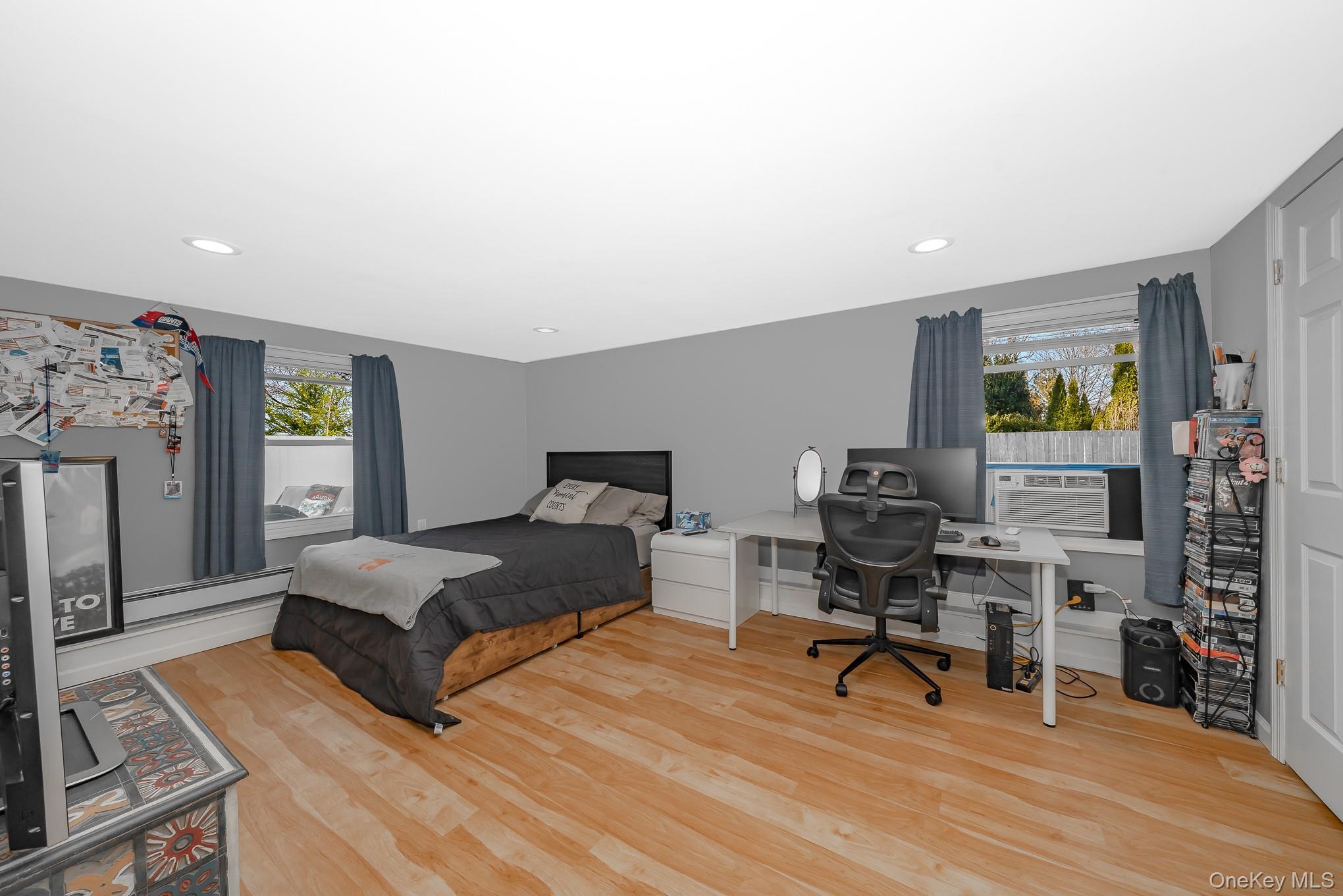Single Family Bermuda  Suffolk County, NY 11704, MLS-978257-11