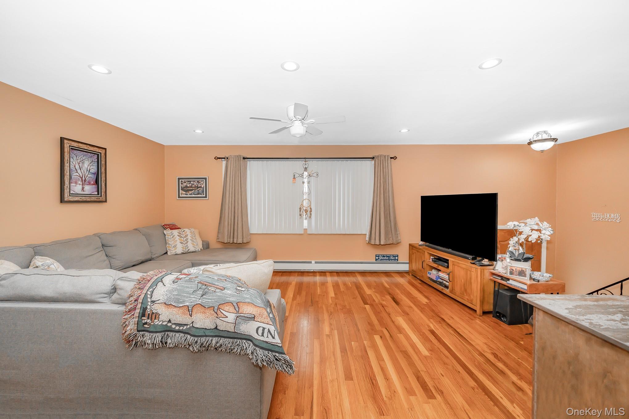 Single Family Bermuda  Suffolk County, NY 11704, MLS-978257-25
