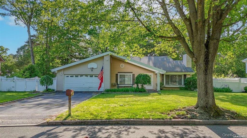 Single Family Glenmere  Suffolk County, NY 11727, MLS-978262-12