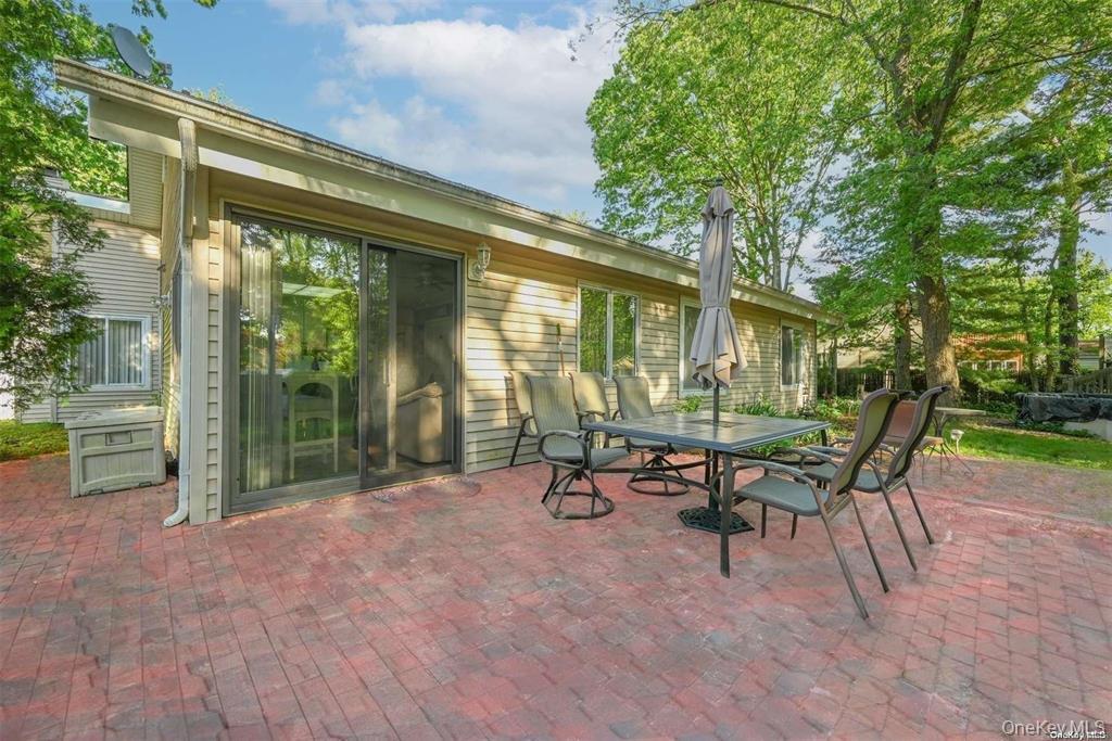 Single Family Glenmere  Suffolk County, NY 11727, MLS-978262-8