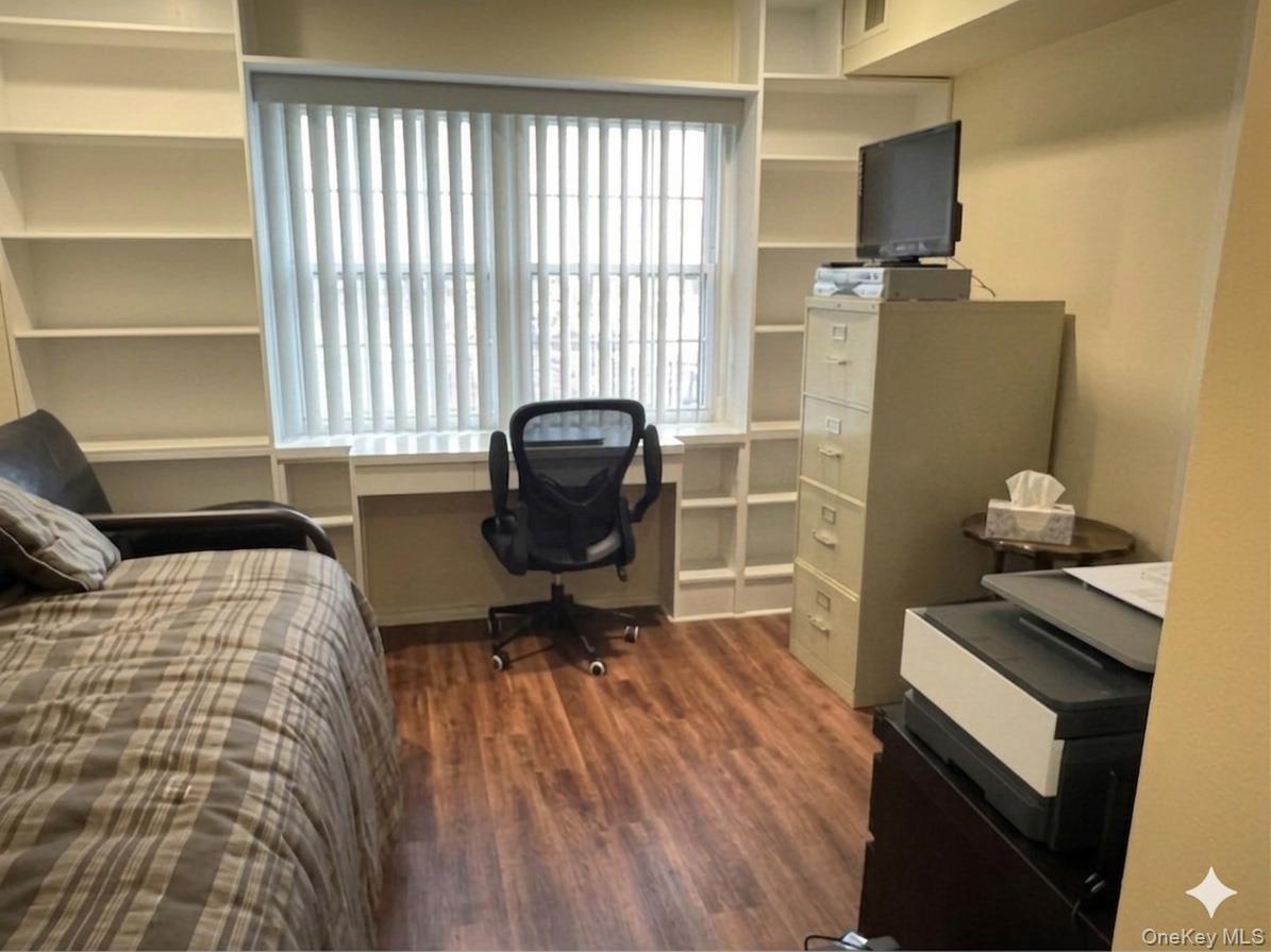 Condo Santa Barbara  Nassau County, NY 11803, MLS-978279-14