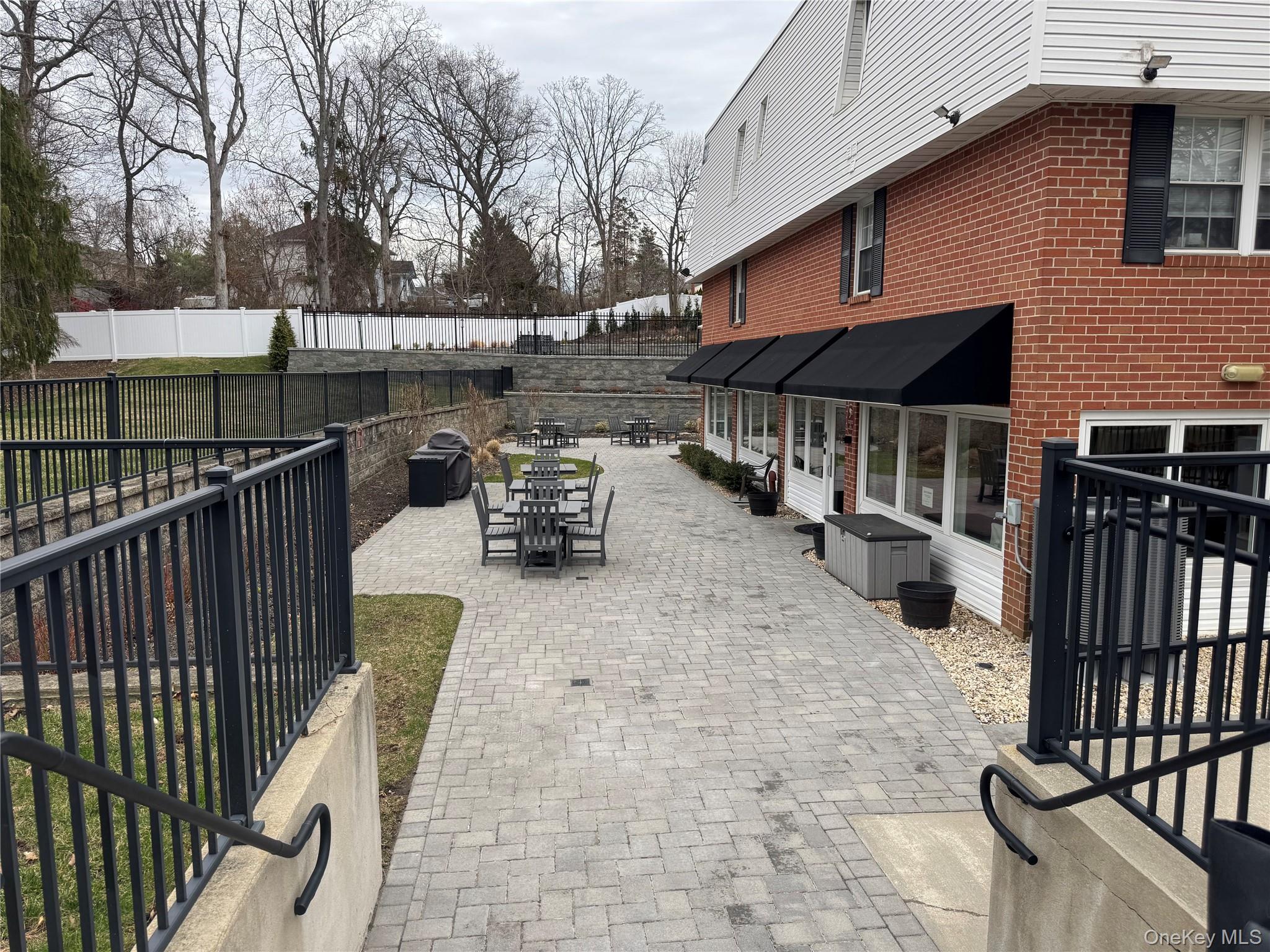 Condo Santa Barbara  Nassau County, NY 11803, MLS-978279-19