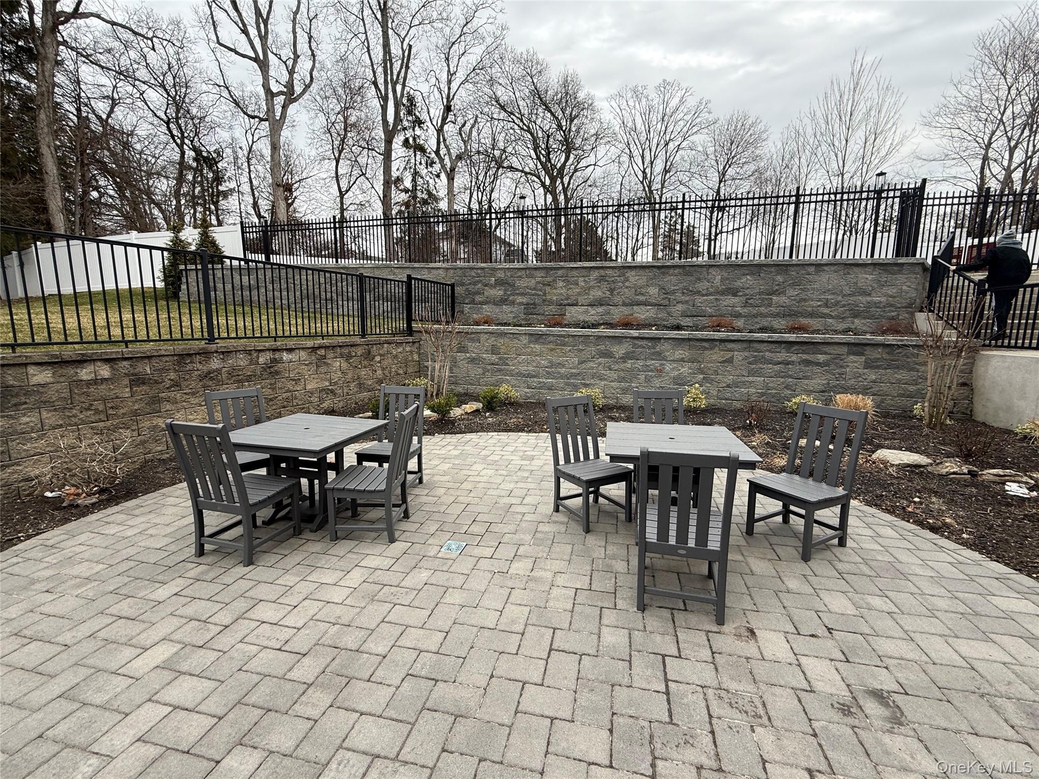 Condo Santa Barbara  Nassau County, NY 11803, MLS-978279-20