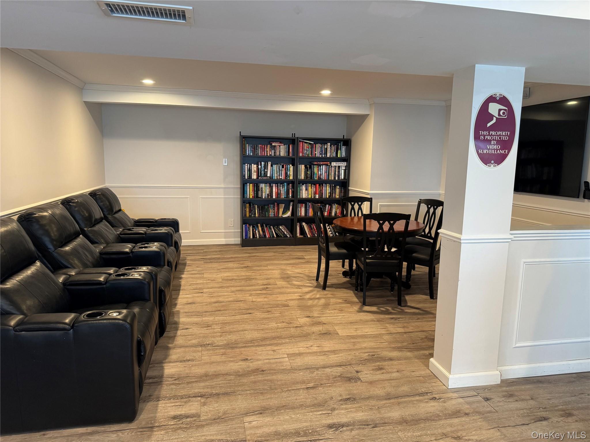 Condo Santa Barbara  Nassau County, NY 11803, MLS-978279-27