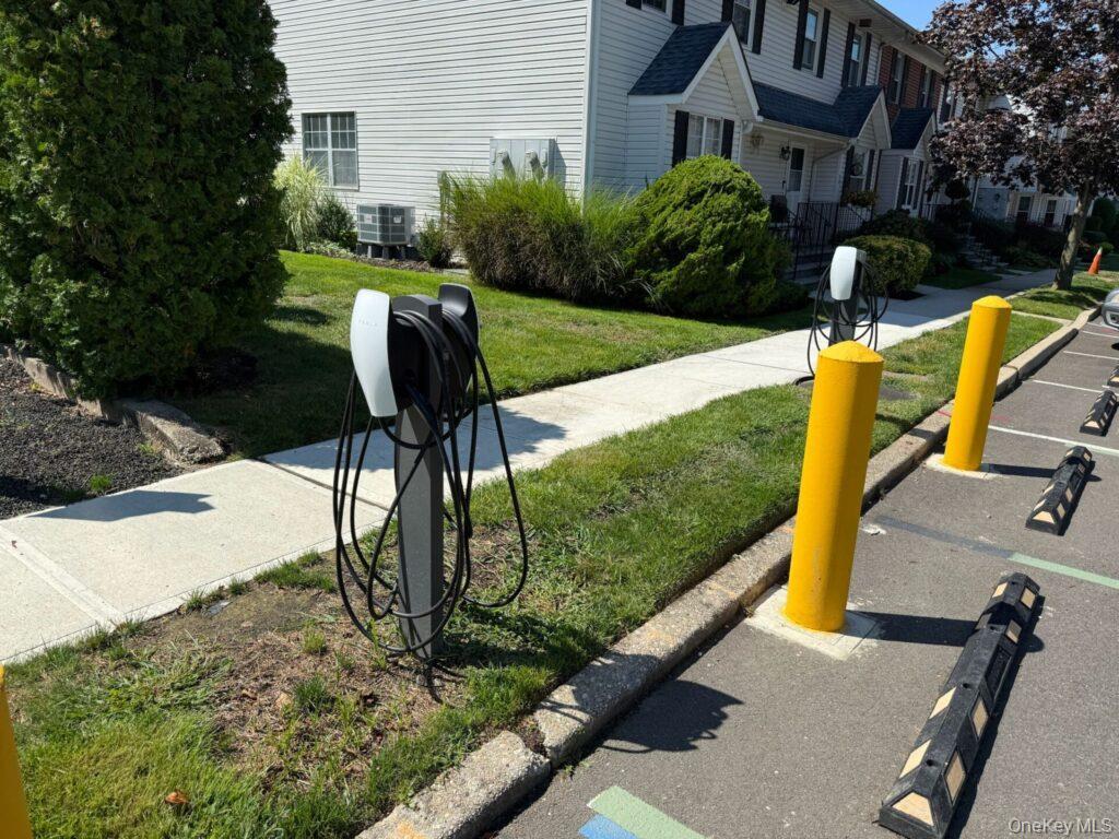 Condo Santa Barbara  Nassau County, NY 11803, MLS-978279-35