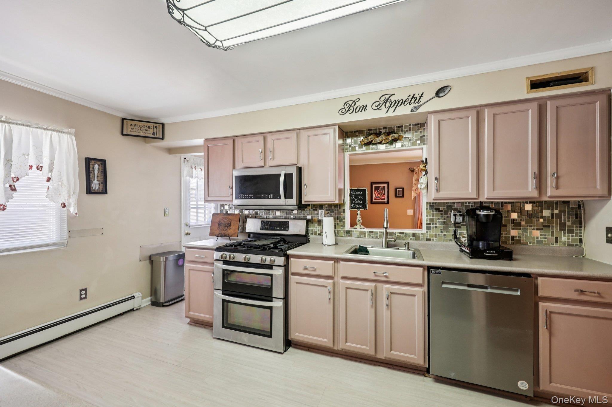 Single Family Circle  Suffolk County, NY 11706, MLS-978293-13