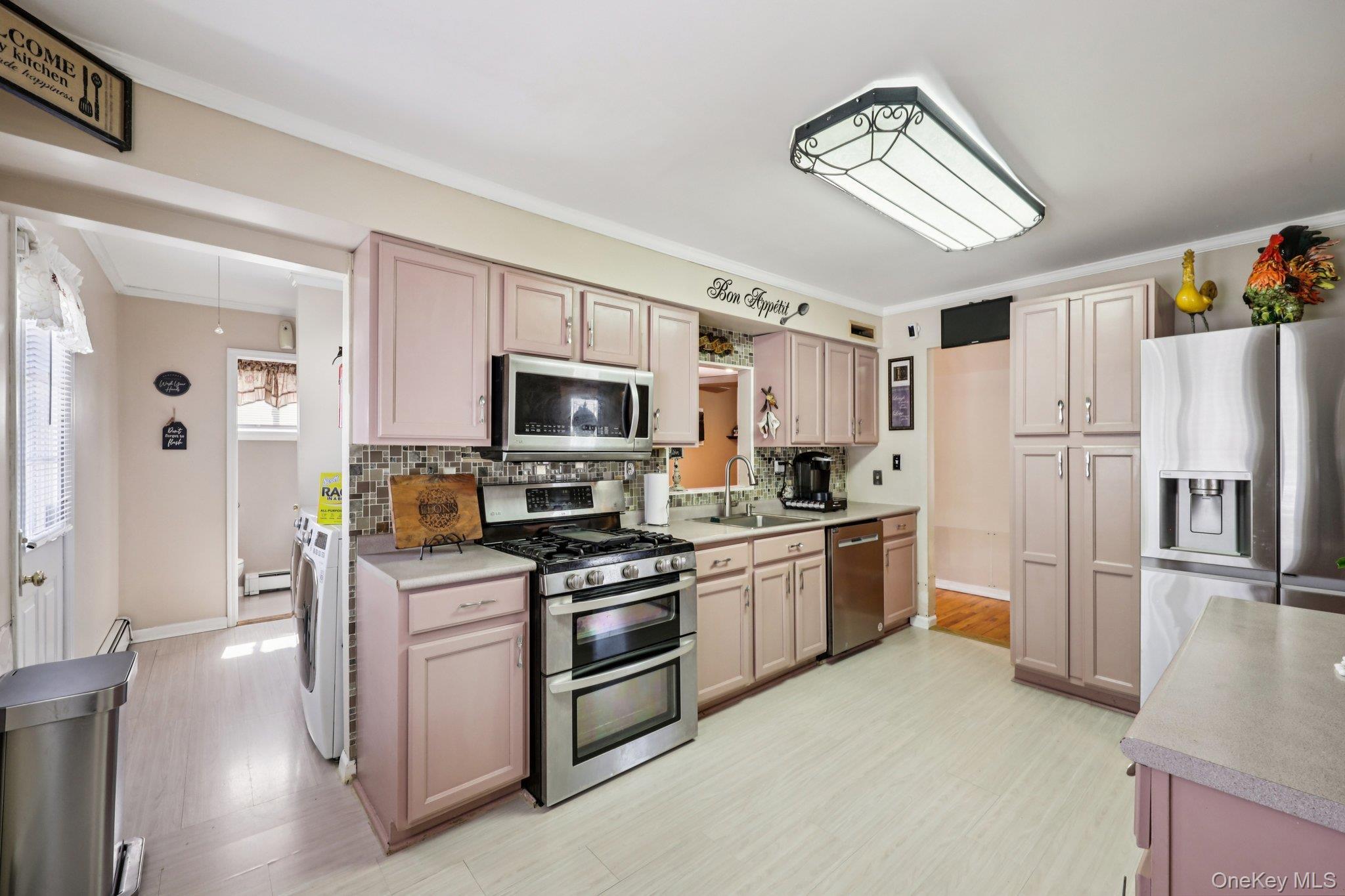 Single Family Circle  Suffolk County, NY 11706, MLS-978293-14