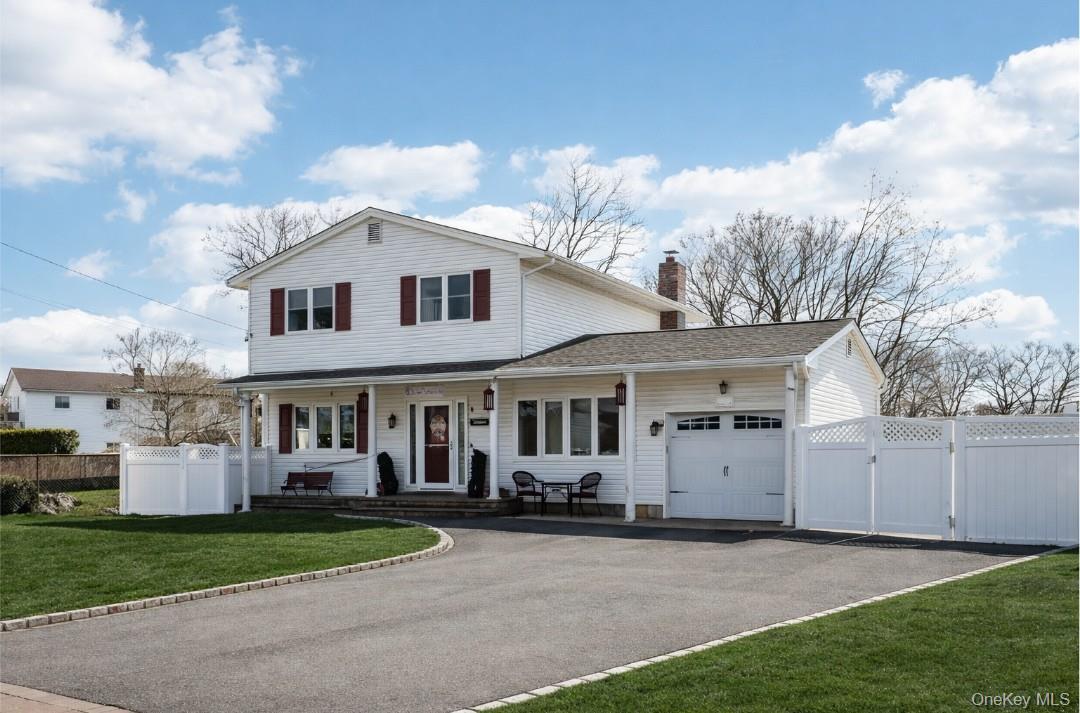 Single Family Circle  Suffolk County, NY 11706, MLS-978293-2
