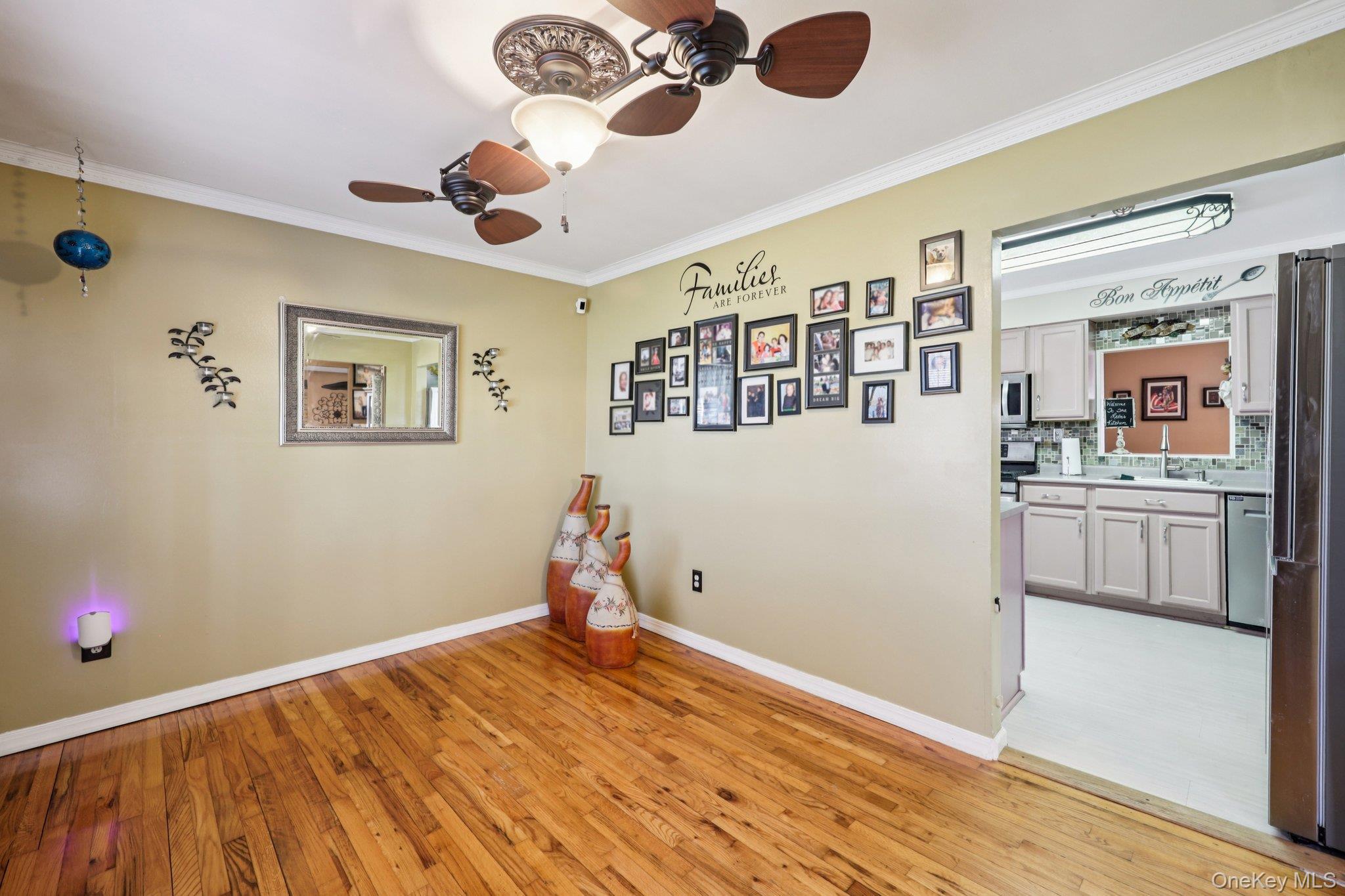 Single Family Circle  Suffolk County, NY 11706, MLS-978293-20
