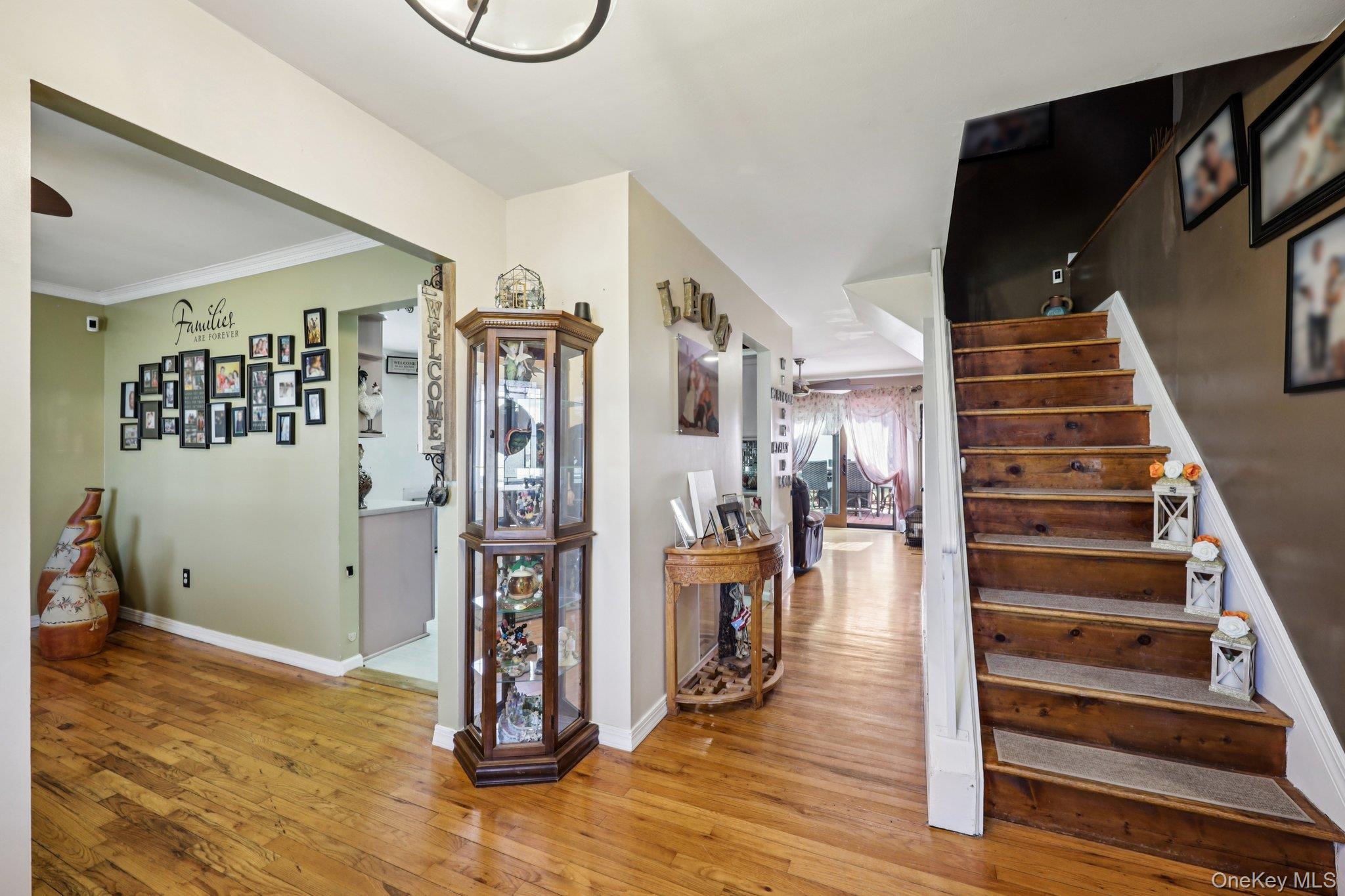 Single Family Circle  Suffolk County, NY 11706, MLS-978293-21