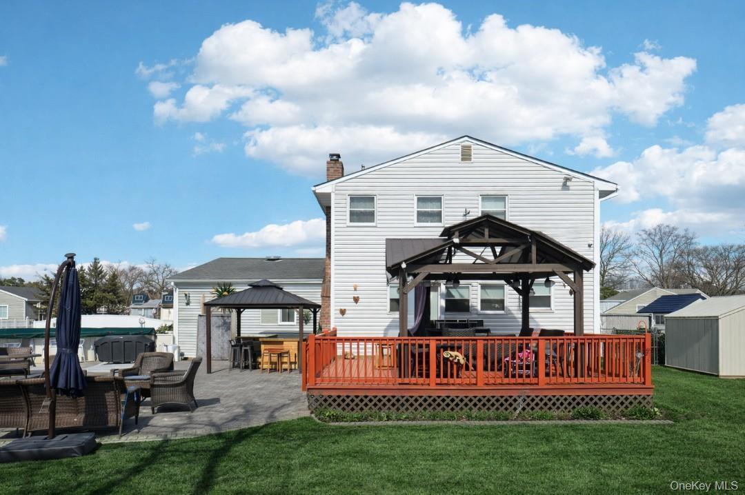 Single Family Circle  Suffolk County, NY 11706, MLS-978293-30