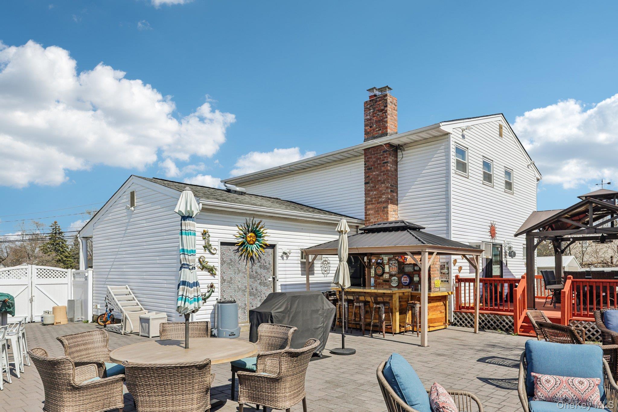 Single Family Circle  Suffolk County, NY 11706, MLS-978293-32