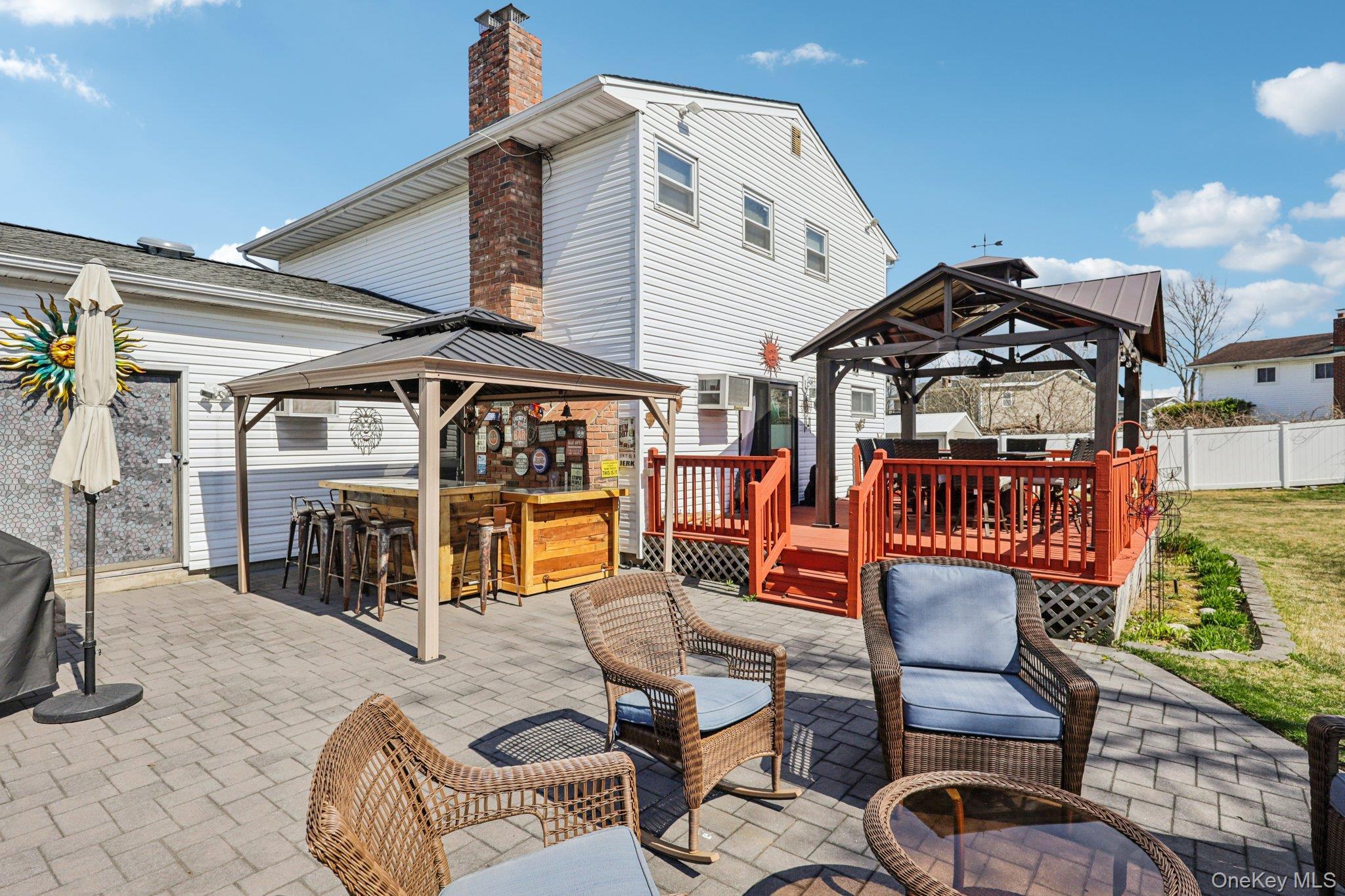 Single Family Circle  Suffolk County, NY 11706, MLS-978293-34
