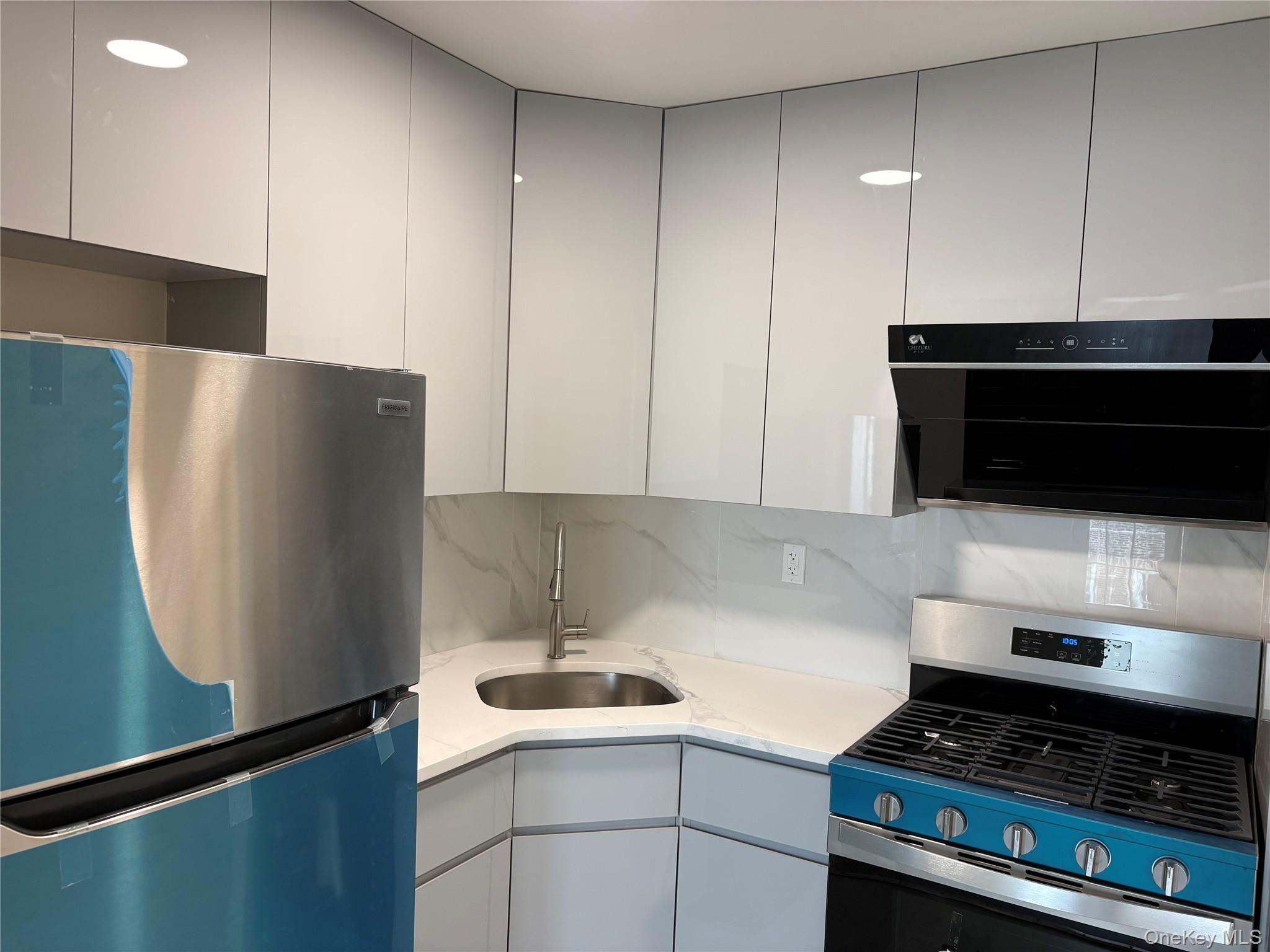 Condo 67th  Queens, NY 11377, MLS-978312-17