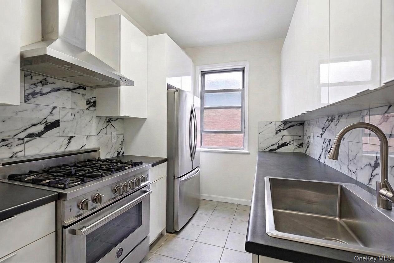 Coop Booth  Queens, NY 11375, MLS-978329-15