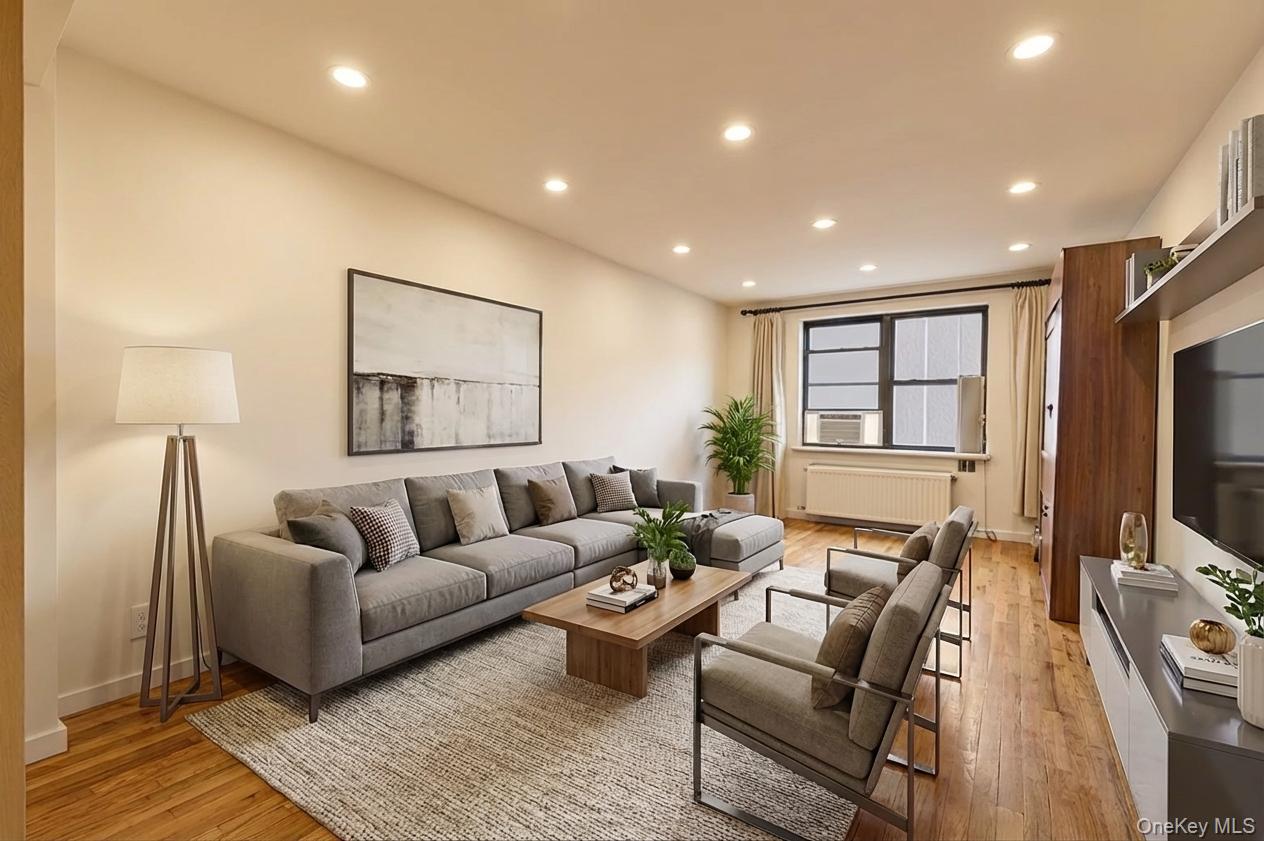 Coop Booth  Queens, NY 11375, MLS-978329-16