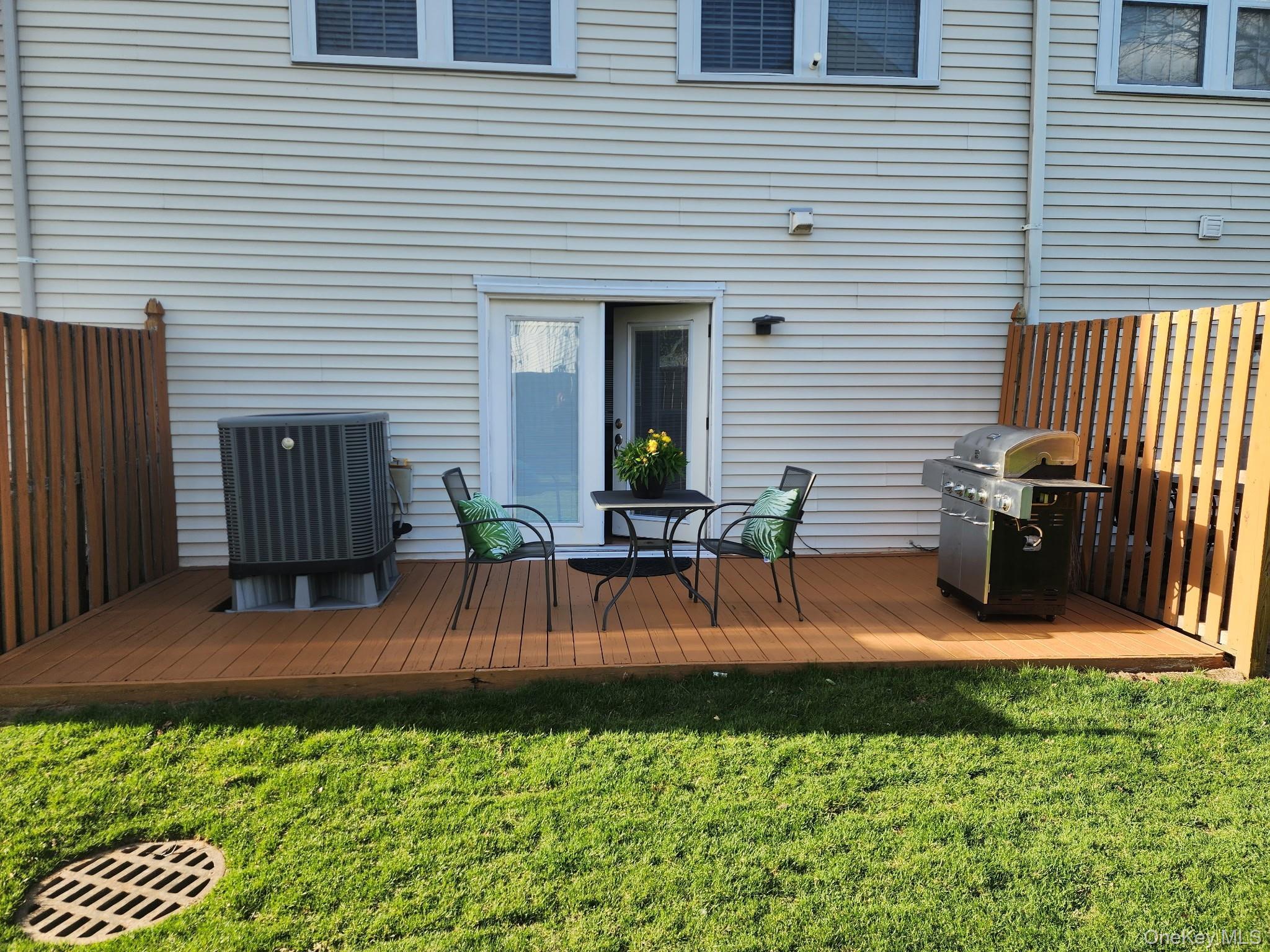 Condo Stratford Nassau County, NY 11735, MLS-978334-21