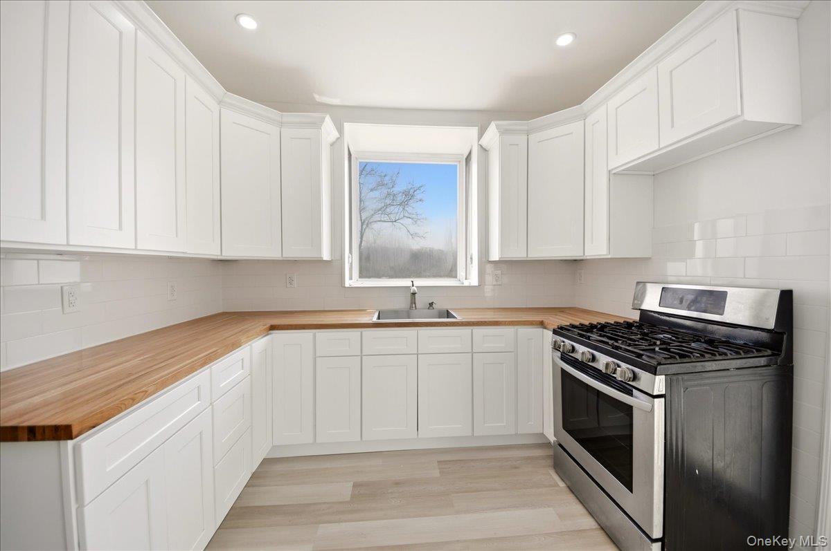 Single Family Greenvale  Westchester County, NY 10703, MLS-978353-9