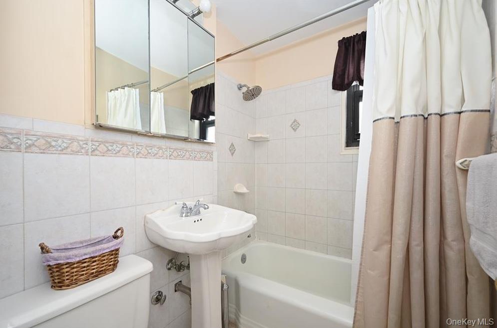 Coop 202nd  Queens, NY 11360, MLS-978361-14