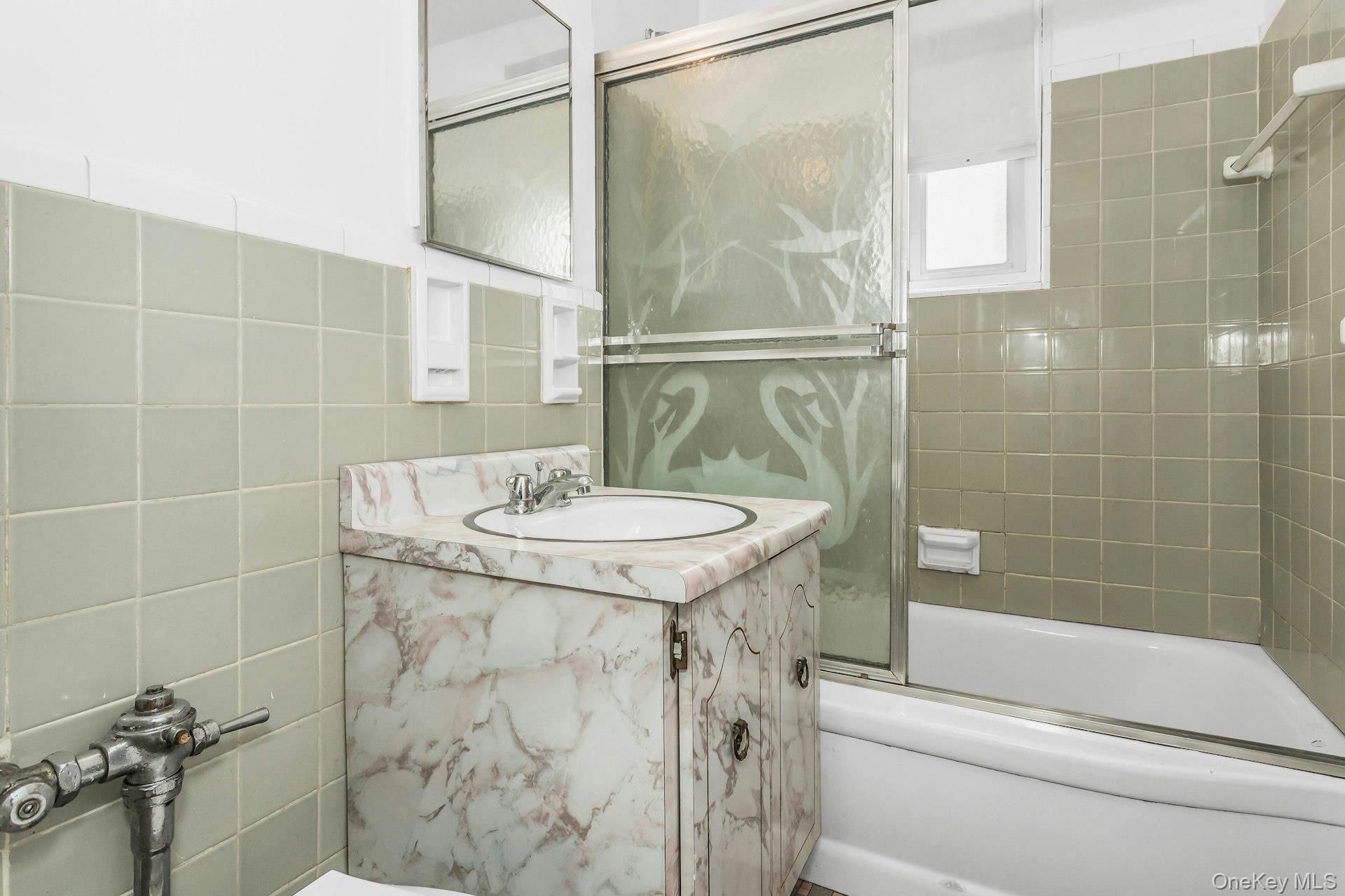 Coop 90th  Queens, NY 11101, MLS-978402-10