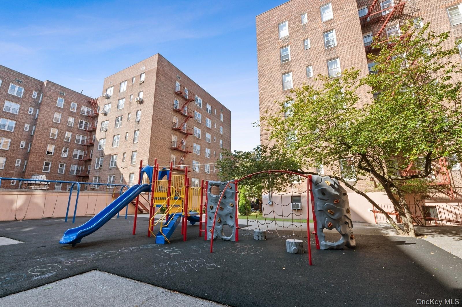 Coop 90th  Queens, NY 11101, MLS-978402-13