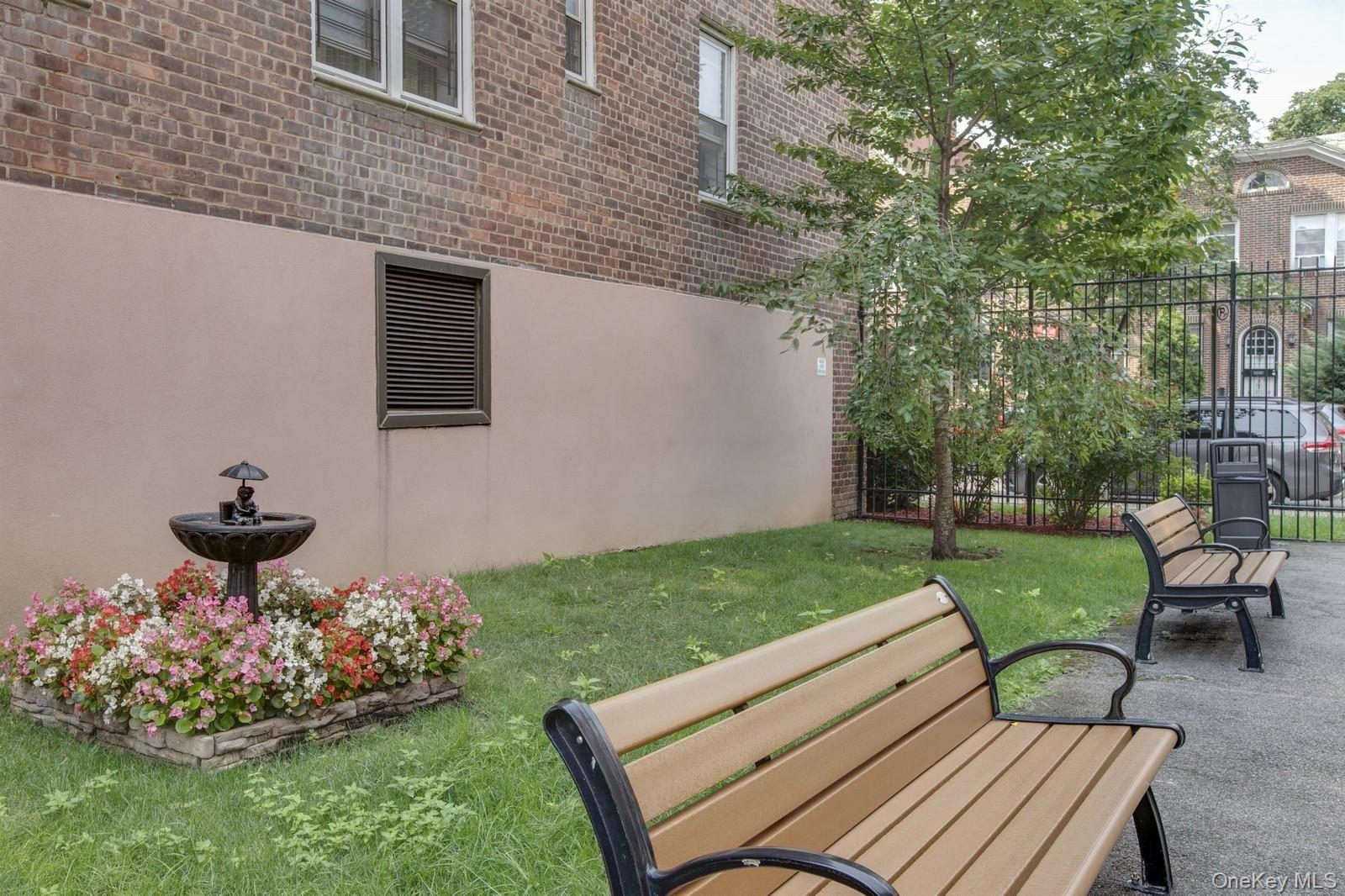 Coop 90th  Queens, NY 11101, MLS-978402-21