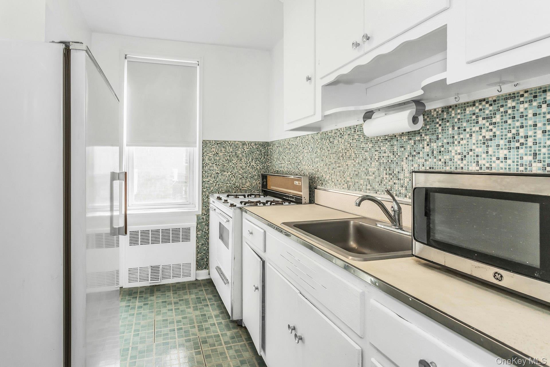 Coop 90th  Queens, NY 11101, MLS-978402-9