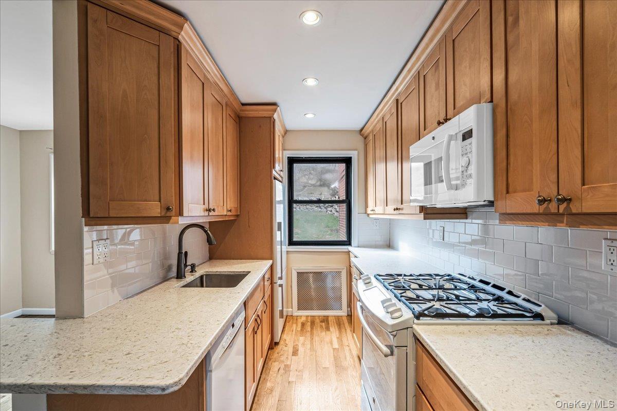 Coop 57  Queens, NY 11362, MLS-978415-6